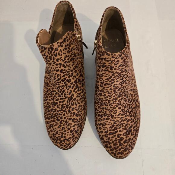 Crown & Ivy Flaunting  Bold leopard print  Kendall Booties - Picture 2 of 10